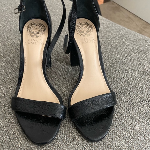 Heels - Picture 4 of 6